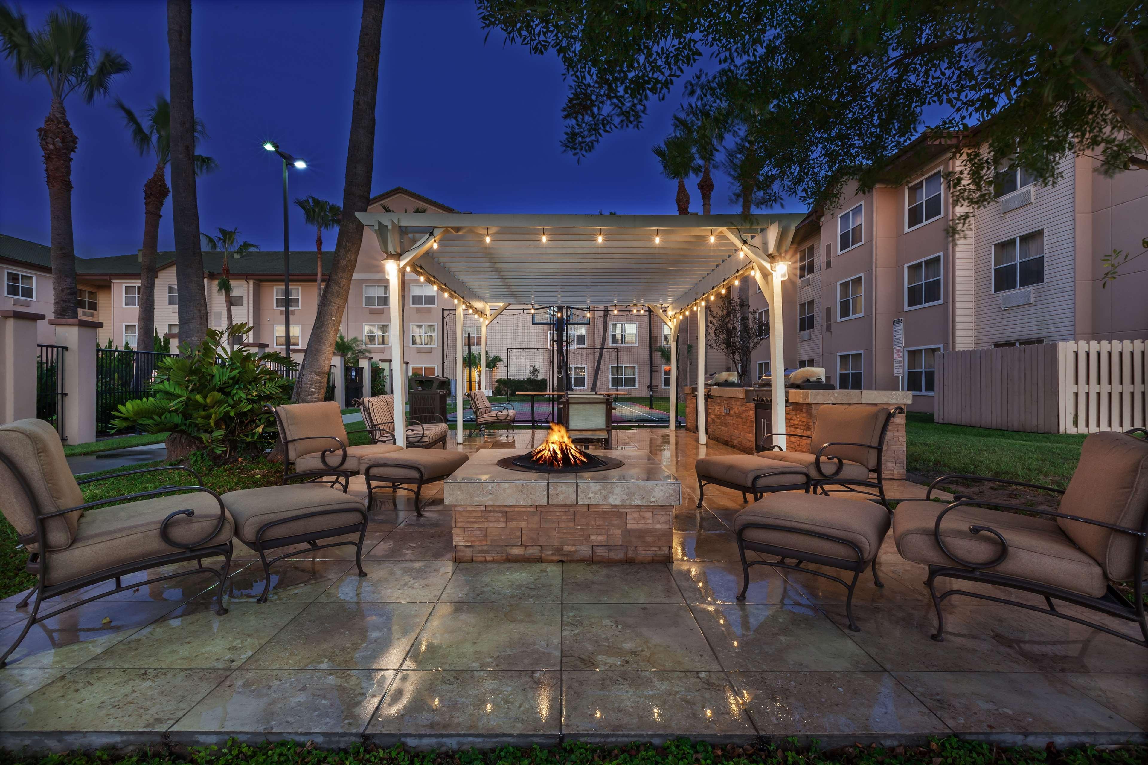 Homewood Suites By Hilton Brownsville Exterior photo